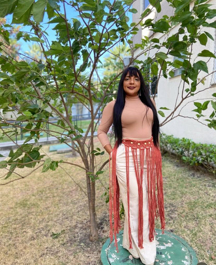 Moda Quilombola. Saia feita por uma designer quilombola da Serra do Evaristo – CE, inspirada nas raízes do açaizeiro. 